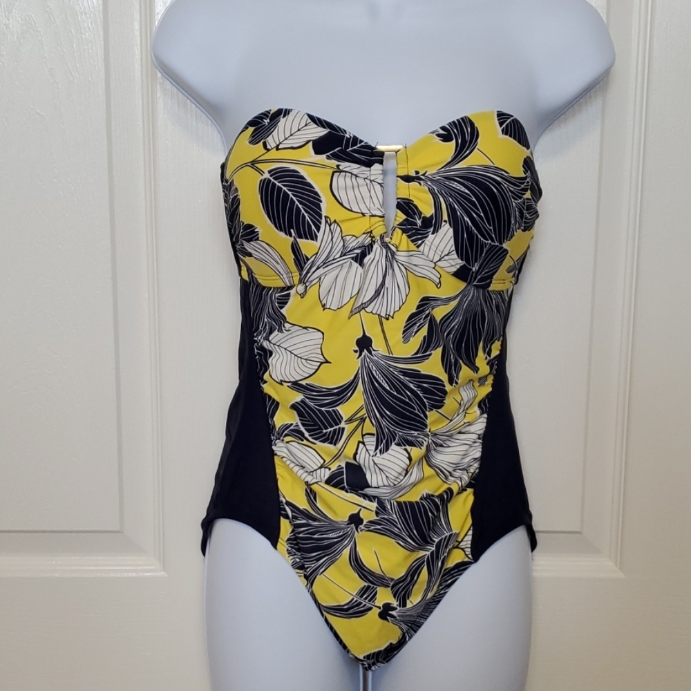 NWOT Merona swimsuit size small